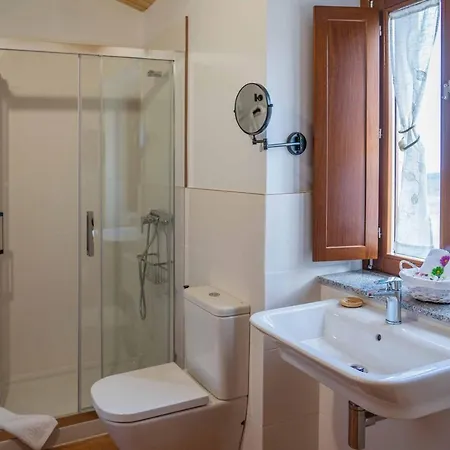 O Viso Ecovillage - Ecologico Vegano Hotel Orol